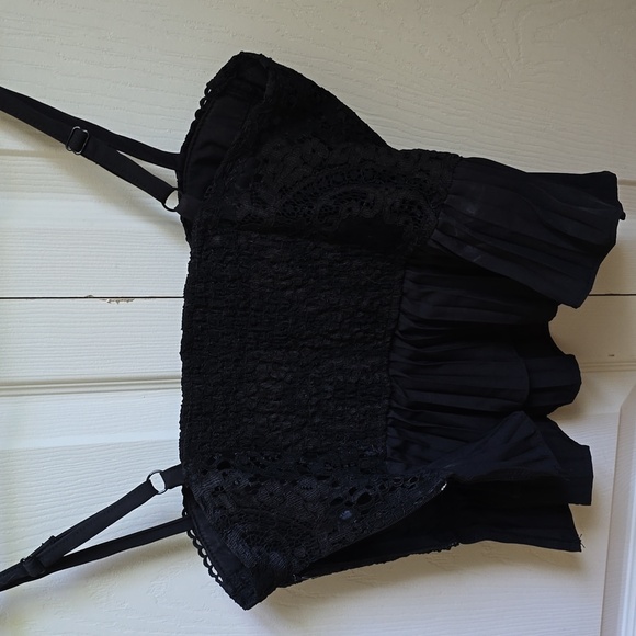 Crop Black Lace Tank size S - Picture 2 of 3